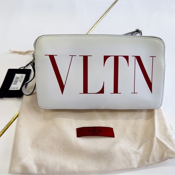 ❌SOLD❌Valentino Crossbody belt bag (unisex) - Picture 1 of 5